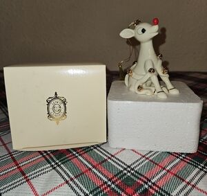 Lenox Ivory Porcelain Reindeer Figurine Onament
